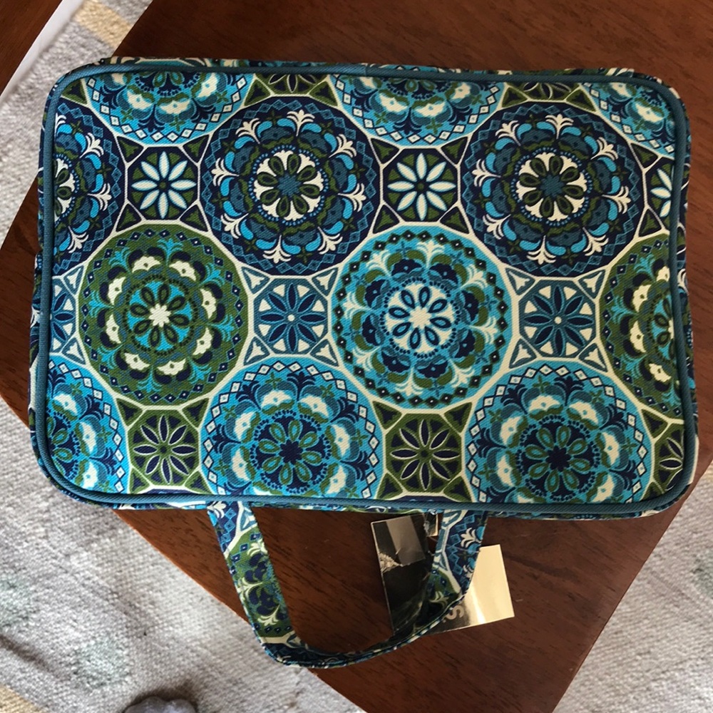 NWT Contents by Allegeo Travel Makeup / Toiletry Bag